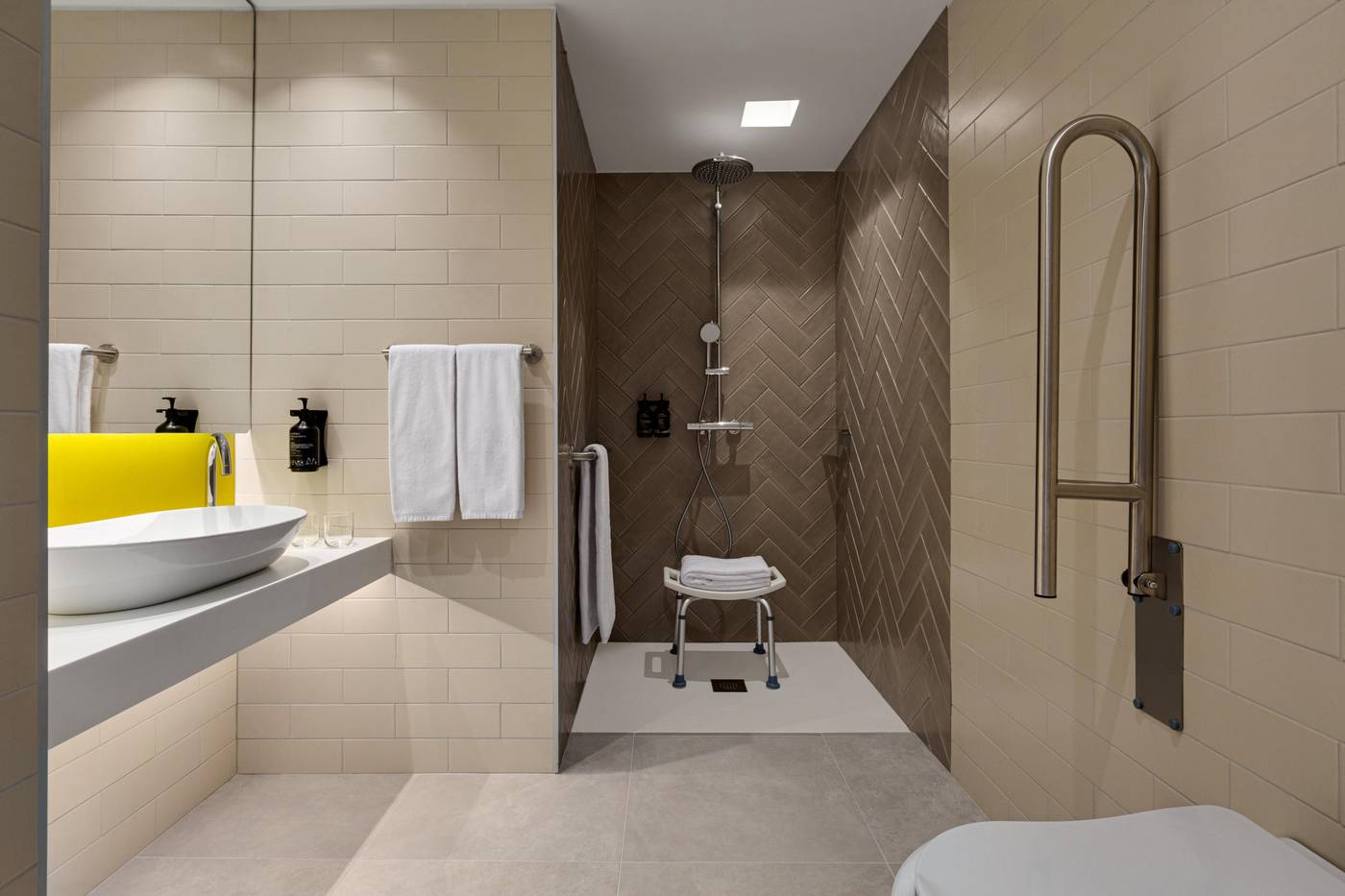 Holiday-Inn-Express-Evora-Room-20