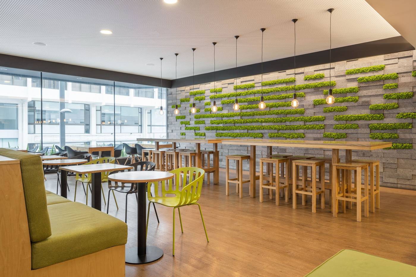 Neat-Hotel-Avenida-Bar-15