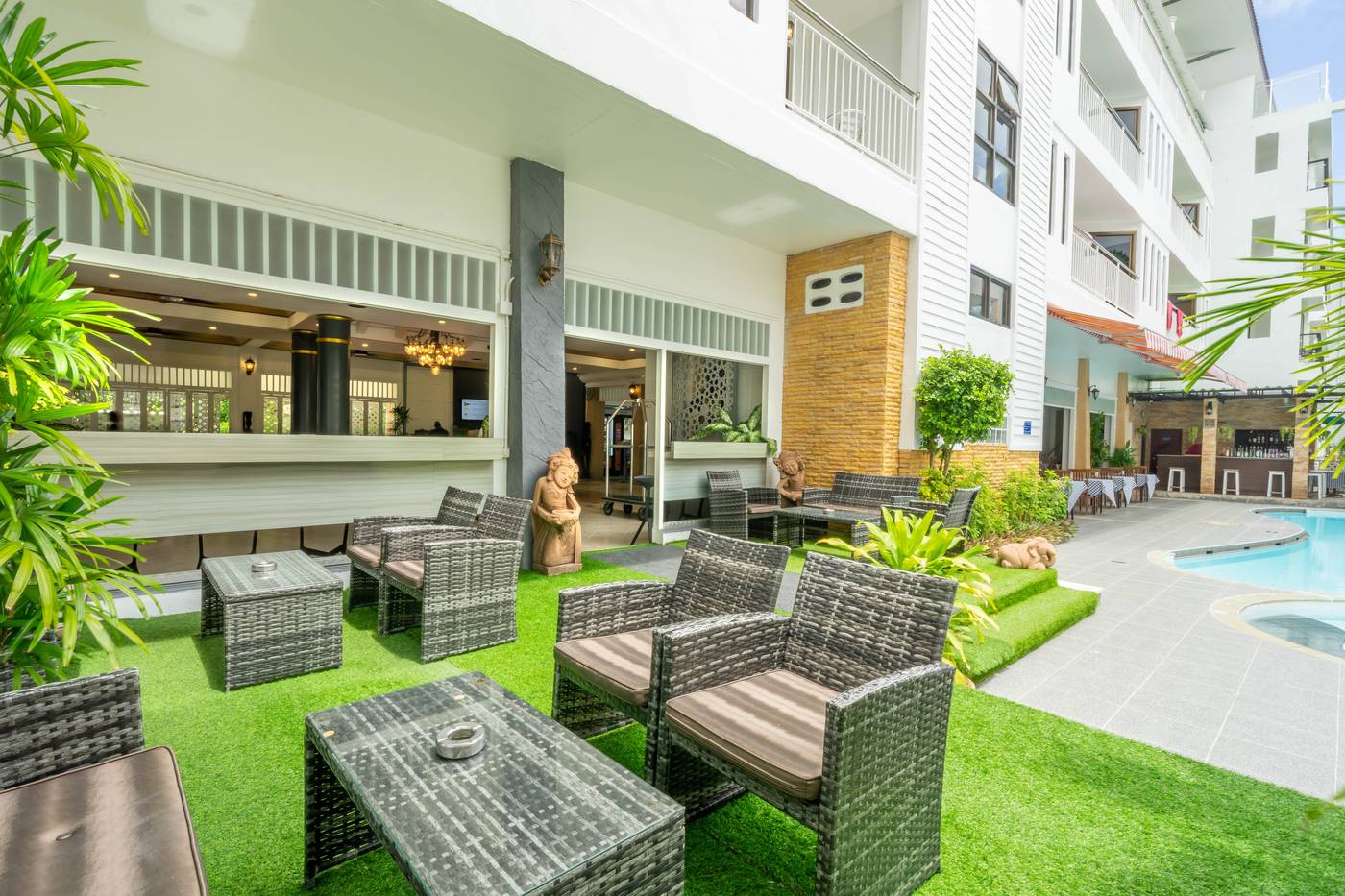 LA-Vintage-Resort--Former-Poppa-Palace--General-view-4