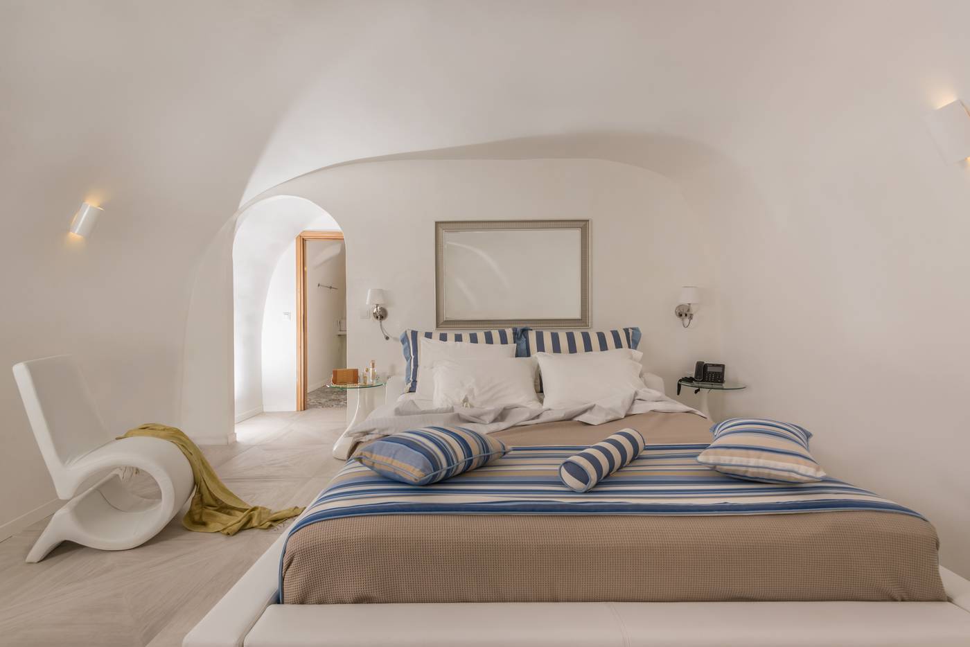 Elite-Luxury-Suites-Room-7