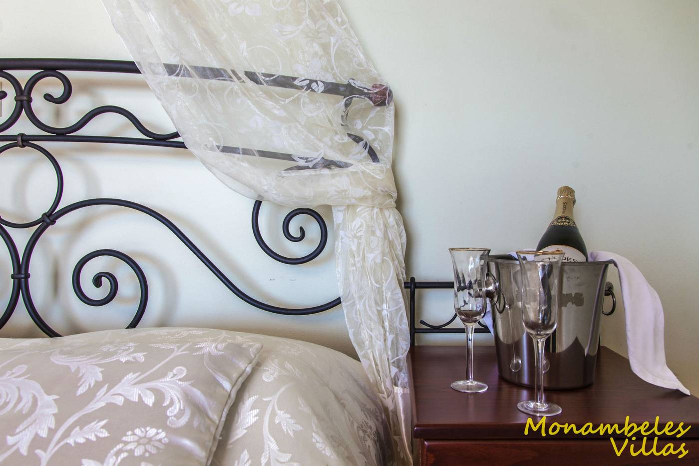 Monambeles-Villas-Room-59
