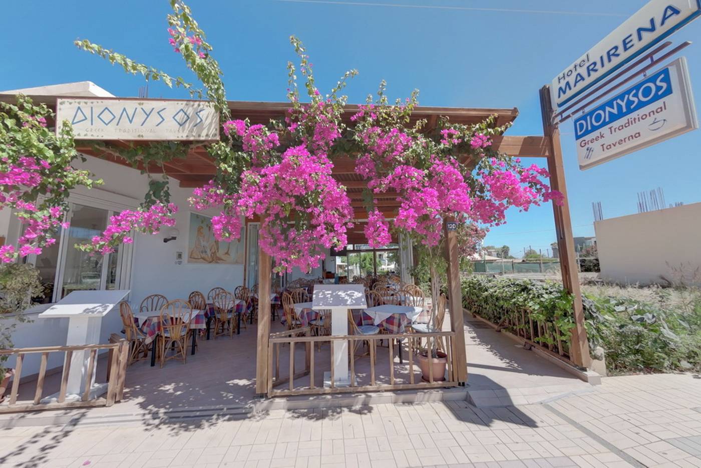 Marirena-Hotel-Restaurant-9