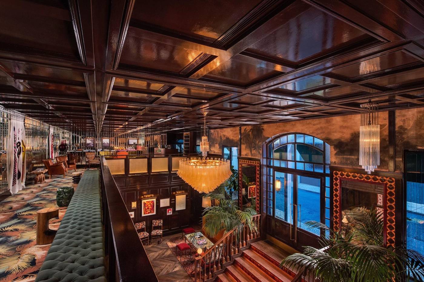 The-Ivens-Autograph-Collection-Lobby-13