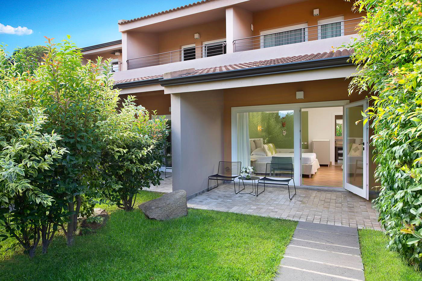 Chia-Laguna---Hotel-Village-Room-7