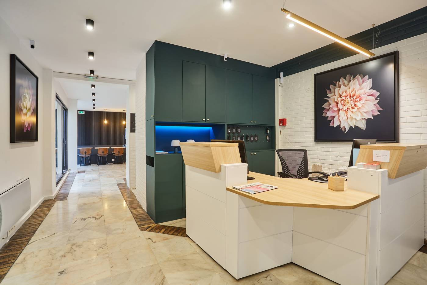 HOTEL-BEAUQUARTIER-MONTMARTRE-Lobby-2