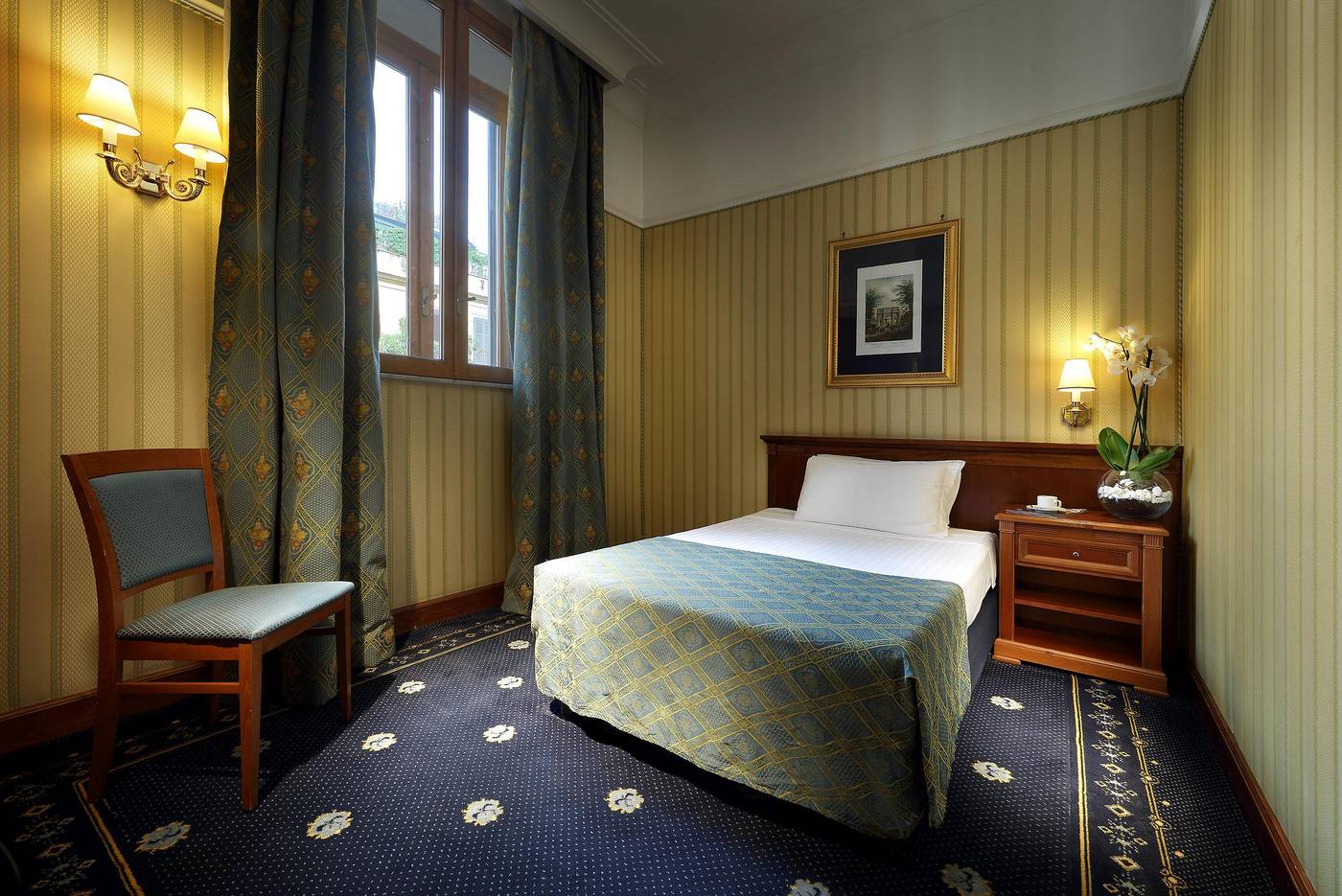 International-Palace-Room-4