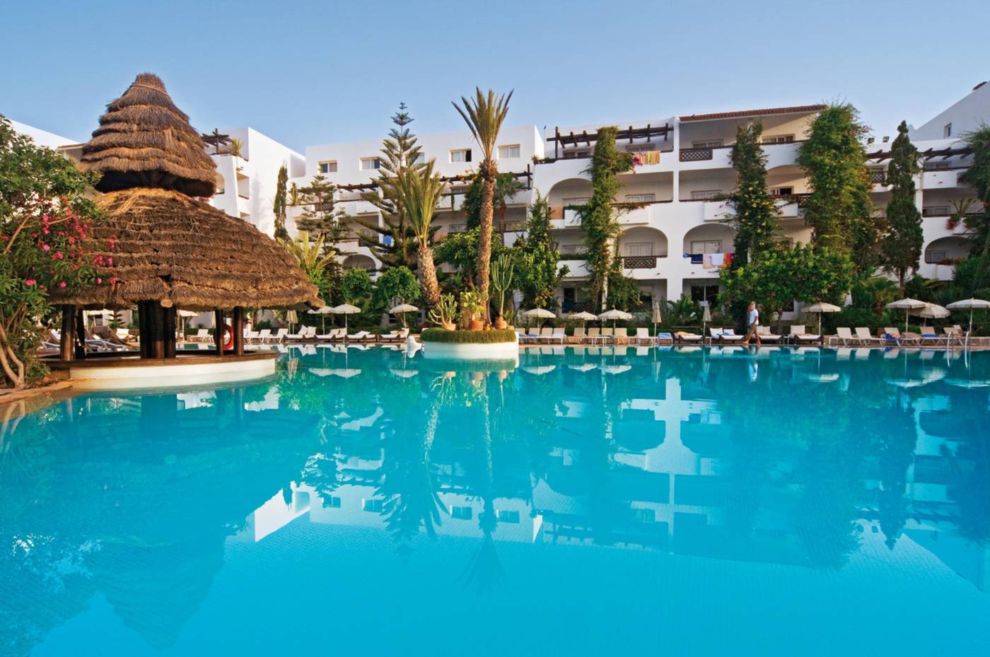 Hotel-Riu-Tikida-Beach-Adults-Only---All-inclusive-Pool-2