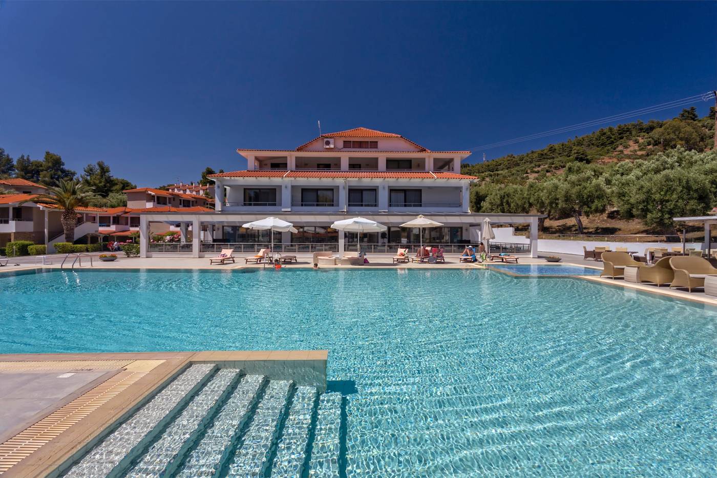 Lagomandra-Beach-Hotel-Pool-6