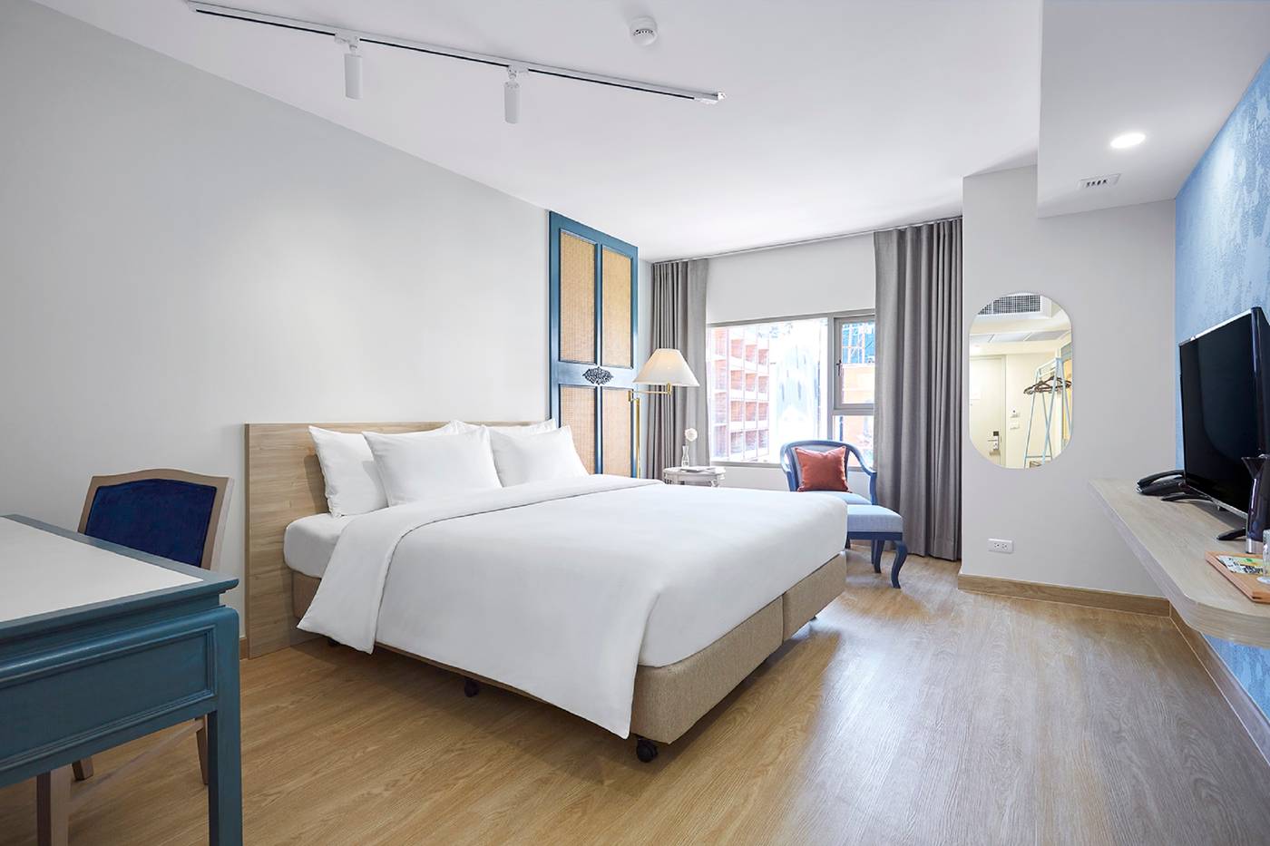 56-Surawong-Hotel-Bangkok-Room-5