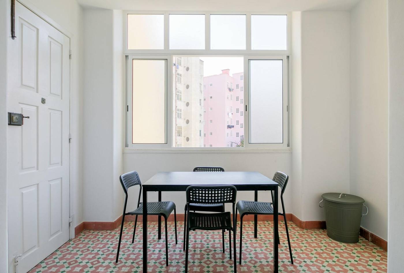 Home-Out-Rooms---Apartments-Room-22