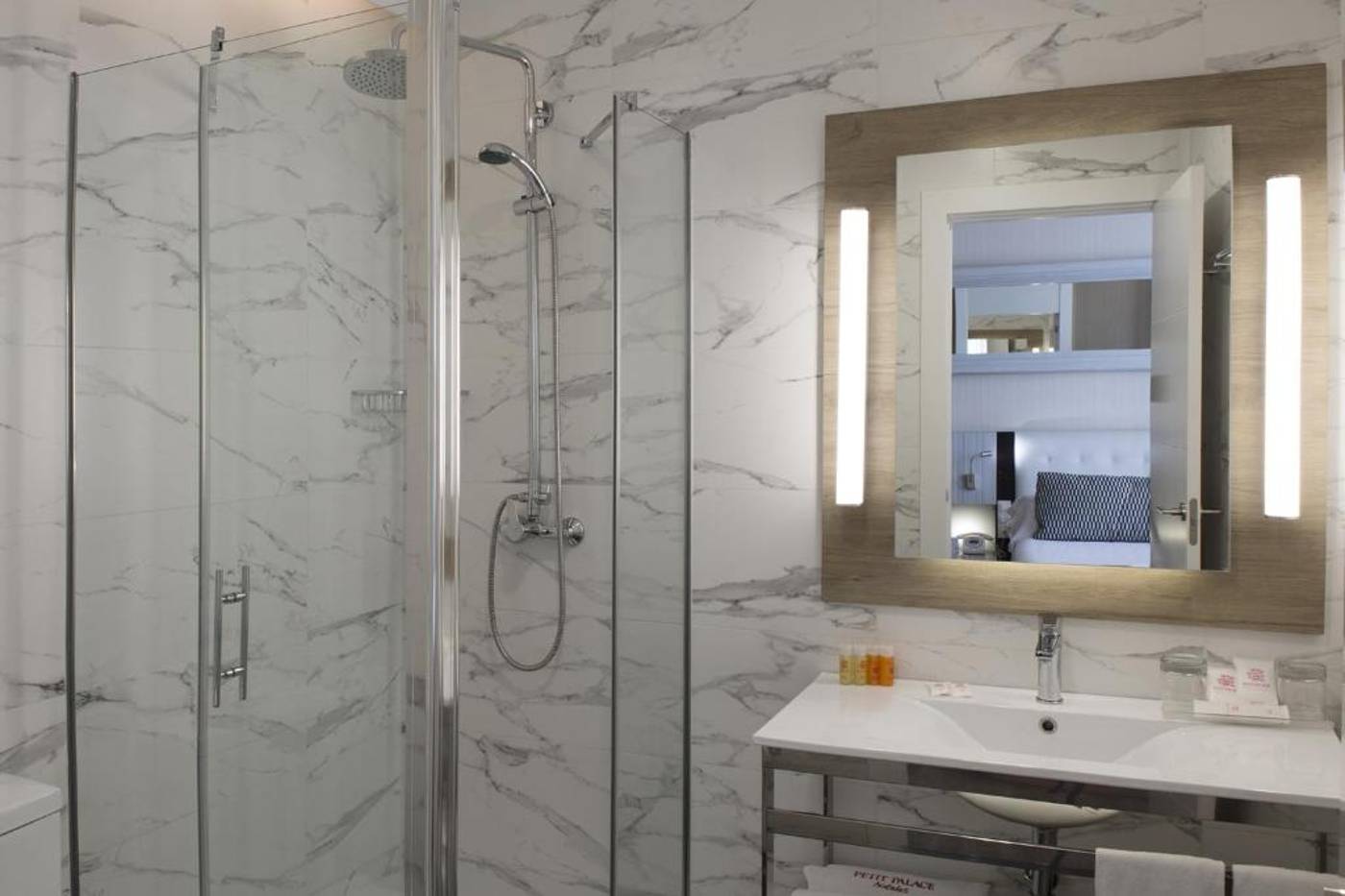 Petit-Palace-Chueca-Room-50