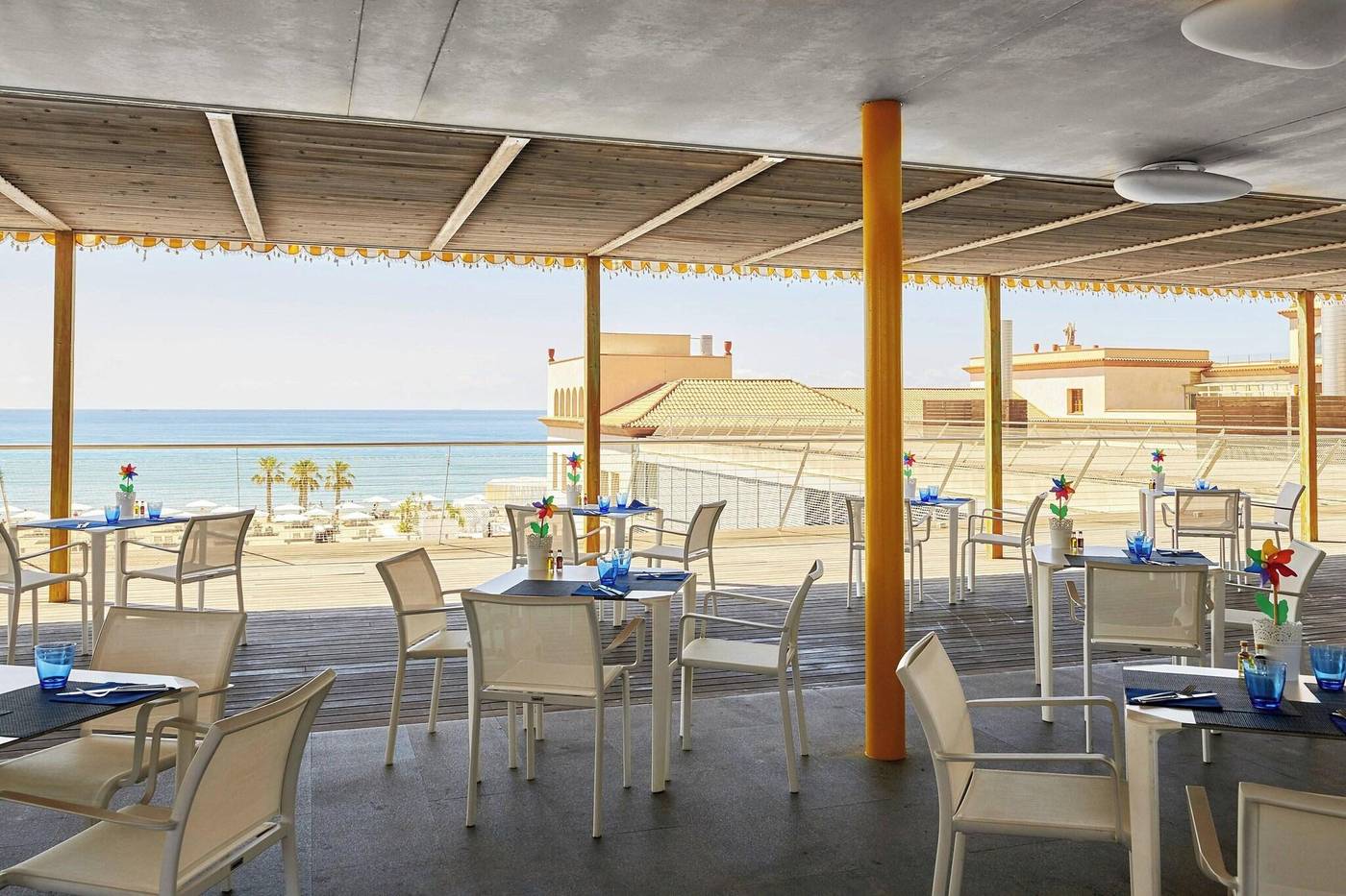 Le-Meridien-Ra-Beach-Hotel---Spa-Pool-88
