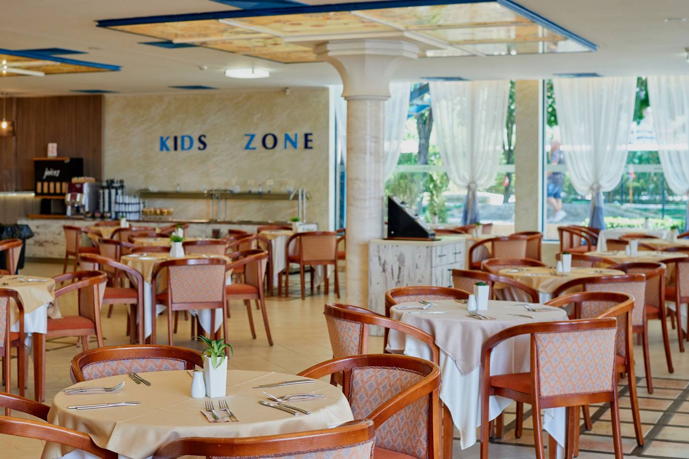 Bellevue-Restaurant-50