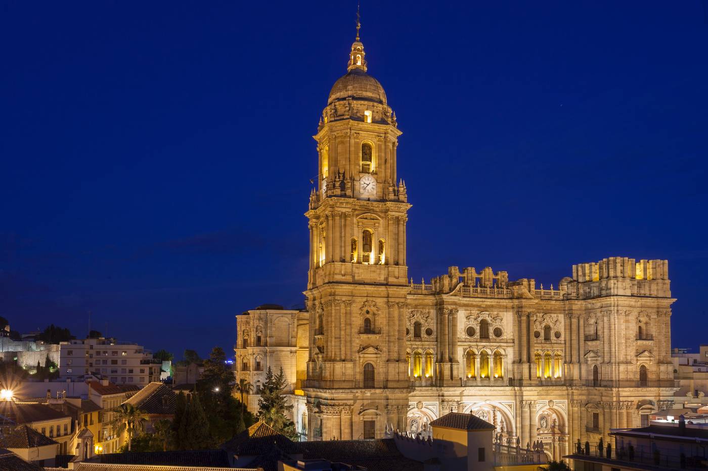 Petite-Palace-Plaza-Hotel-General-view-1