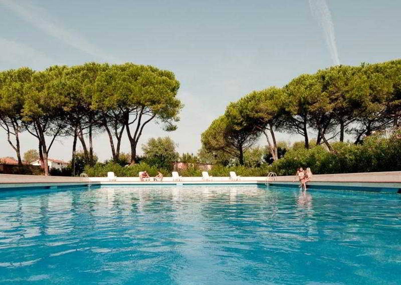 Park-Hotel-California-Pool-7