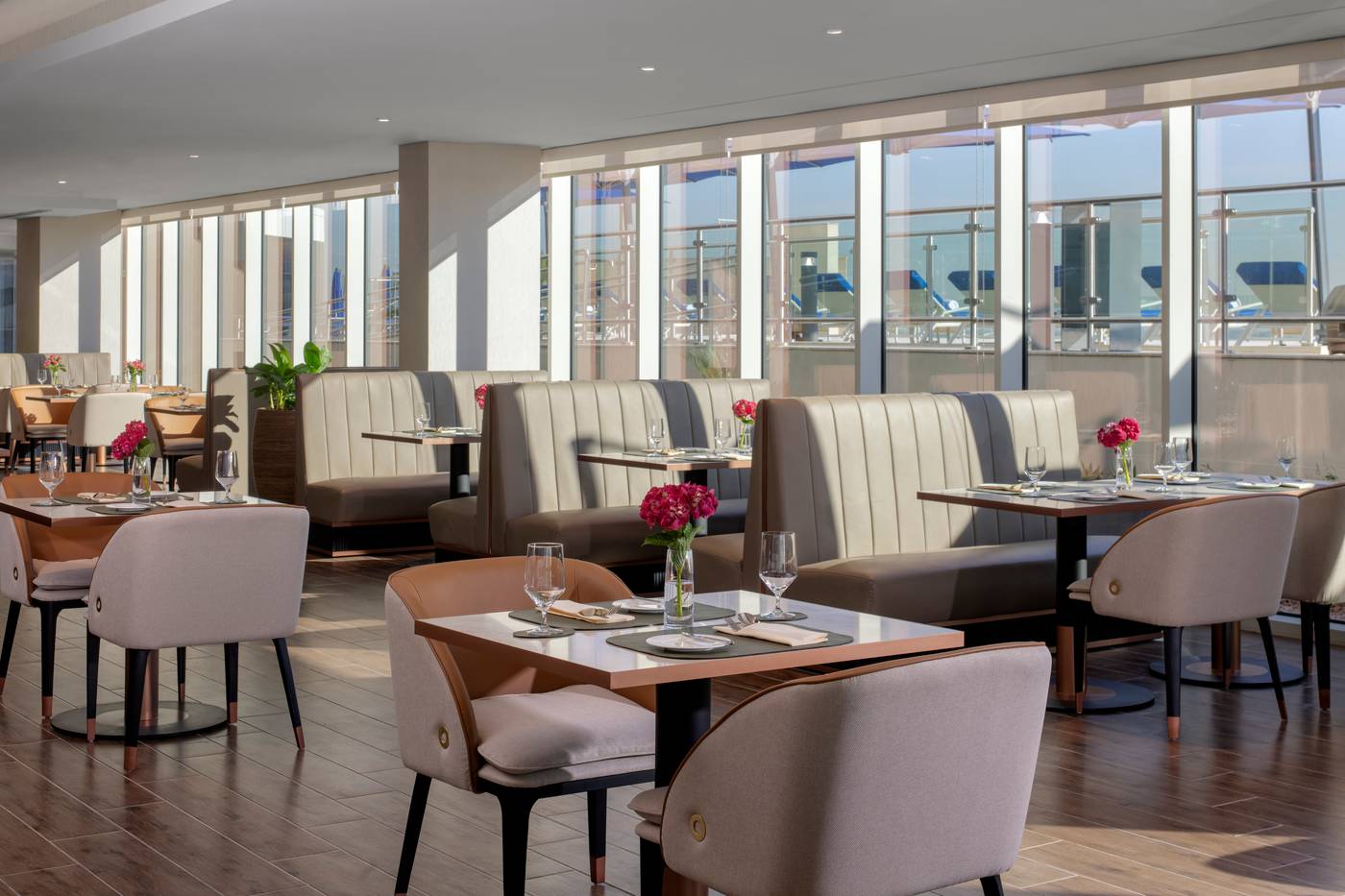 Avani-Plus-Palm-View-Dubai-Hotel-and-Suites-Restaurant-51