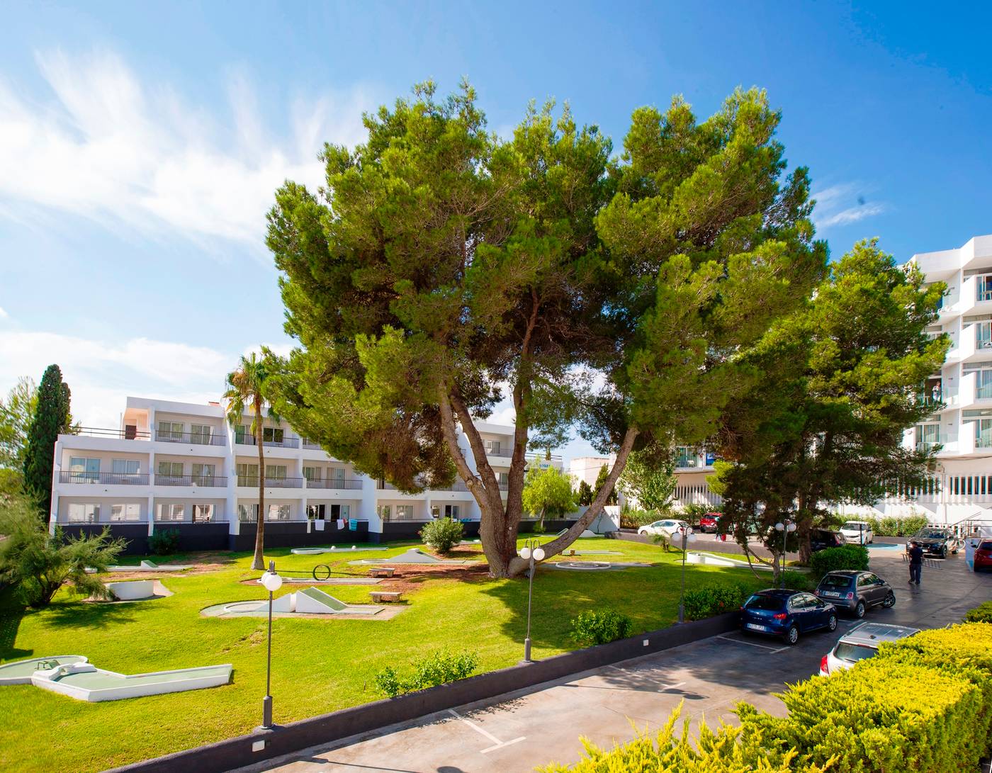 Apartamentos-Playasol-Riviera-Sports-and-Entertainment-9