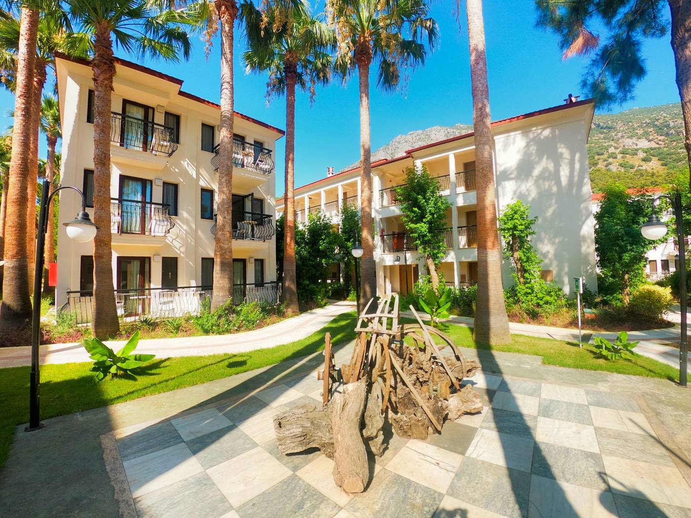 Sundia-By-Liberty--l-deniz-General-view-10