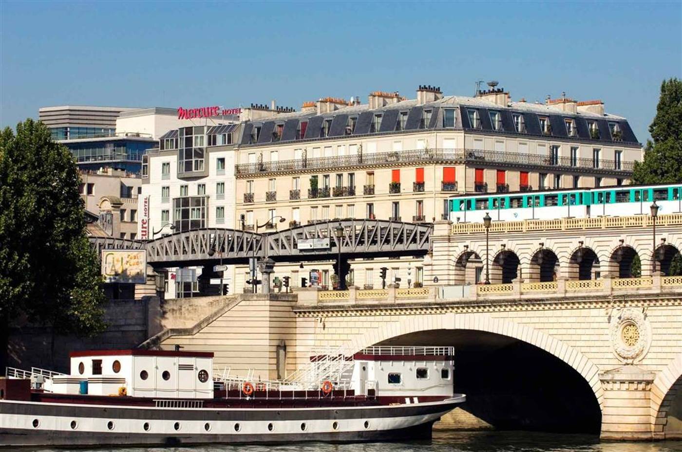Hotel-Mercure-Paris-Bercy-Bibliotheque-General-view-10