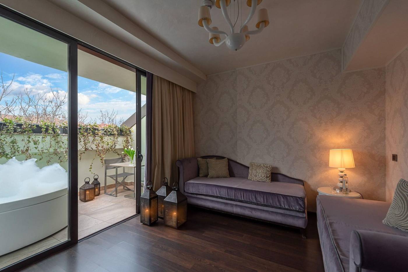 Carnival-Palace-Room-60