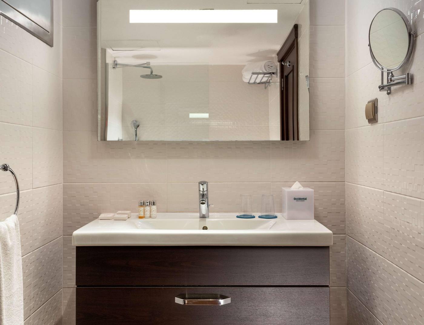 Lares-Park-Hotel-Room-39