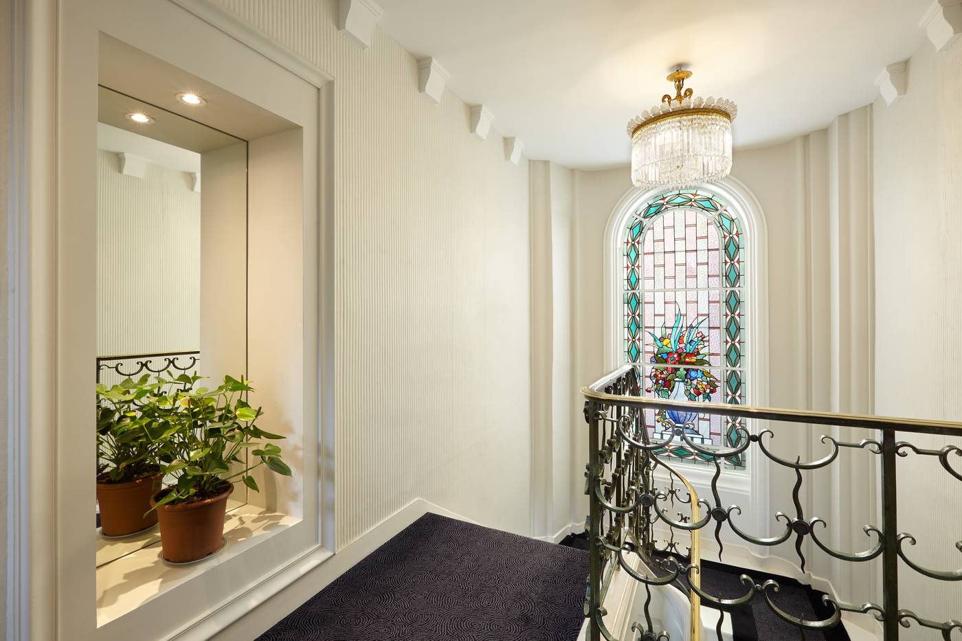 Tourisme-Avenue-Lobby-1