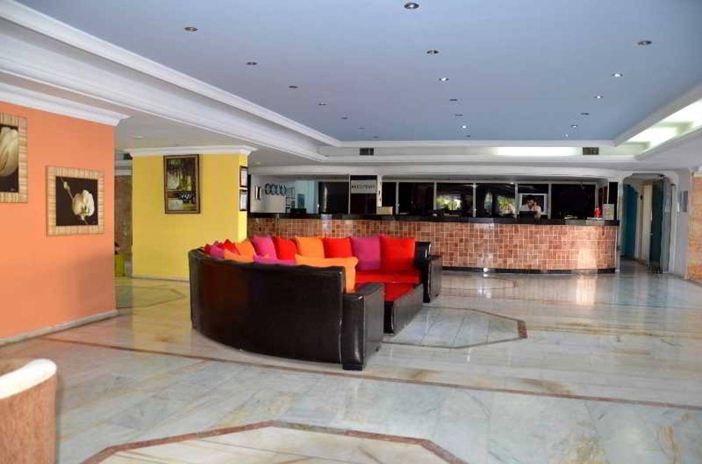 Orient-Life-Hotel-Lobby-34