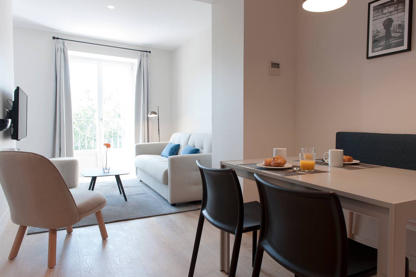 MH-Apartments-Central-Madrid-Room-9
