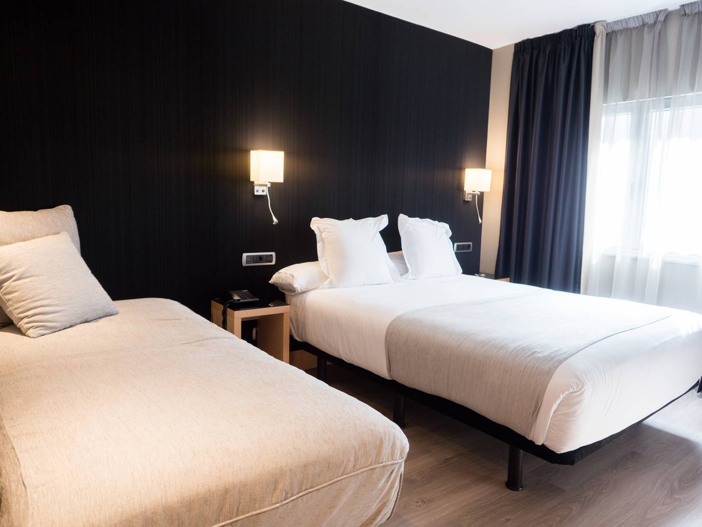 Plaza-Spain-A CORUÑA-Room-1