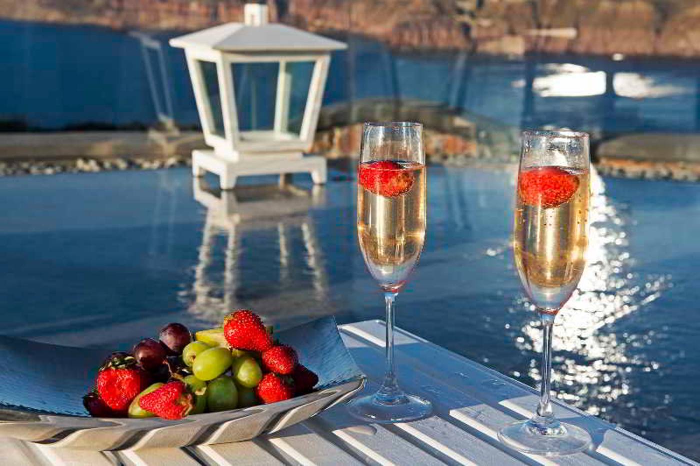 Acroterra-Rosa-Luxury-Suites-Pool-60