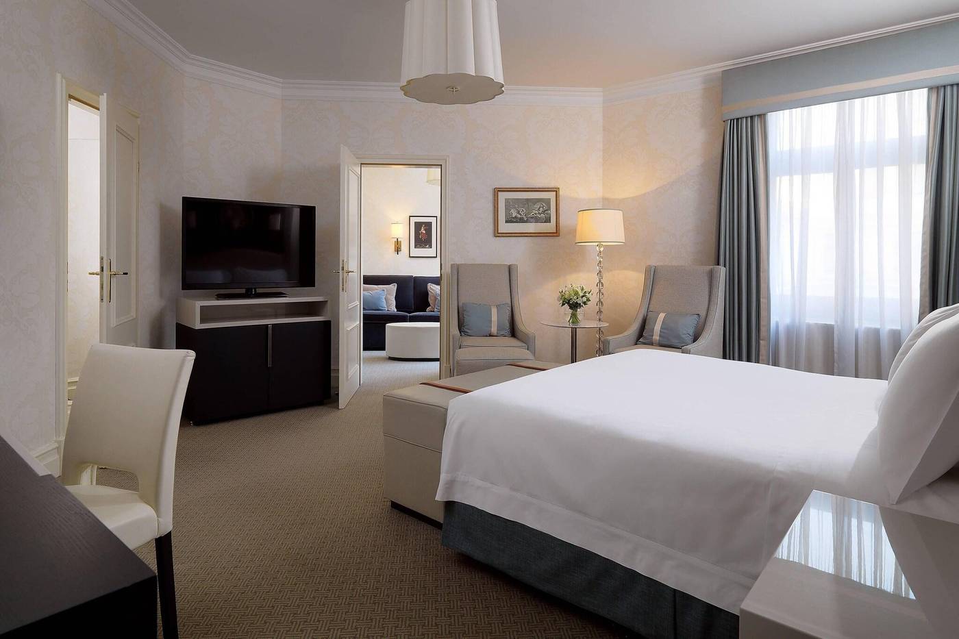 Bristol-a-Luxury-Collection-Hotel-Room-36