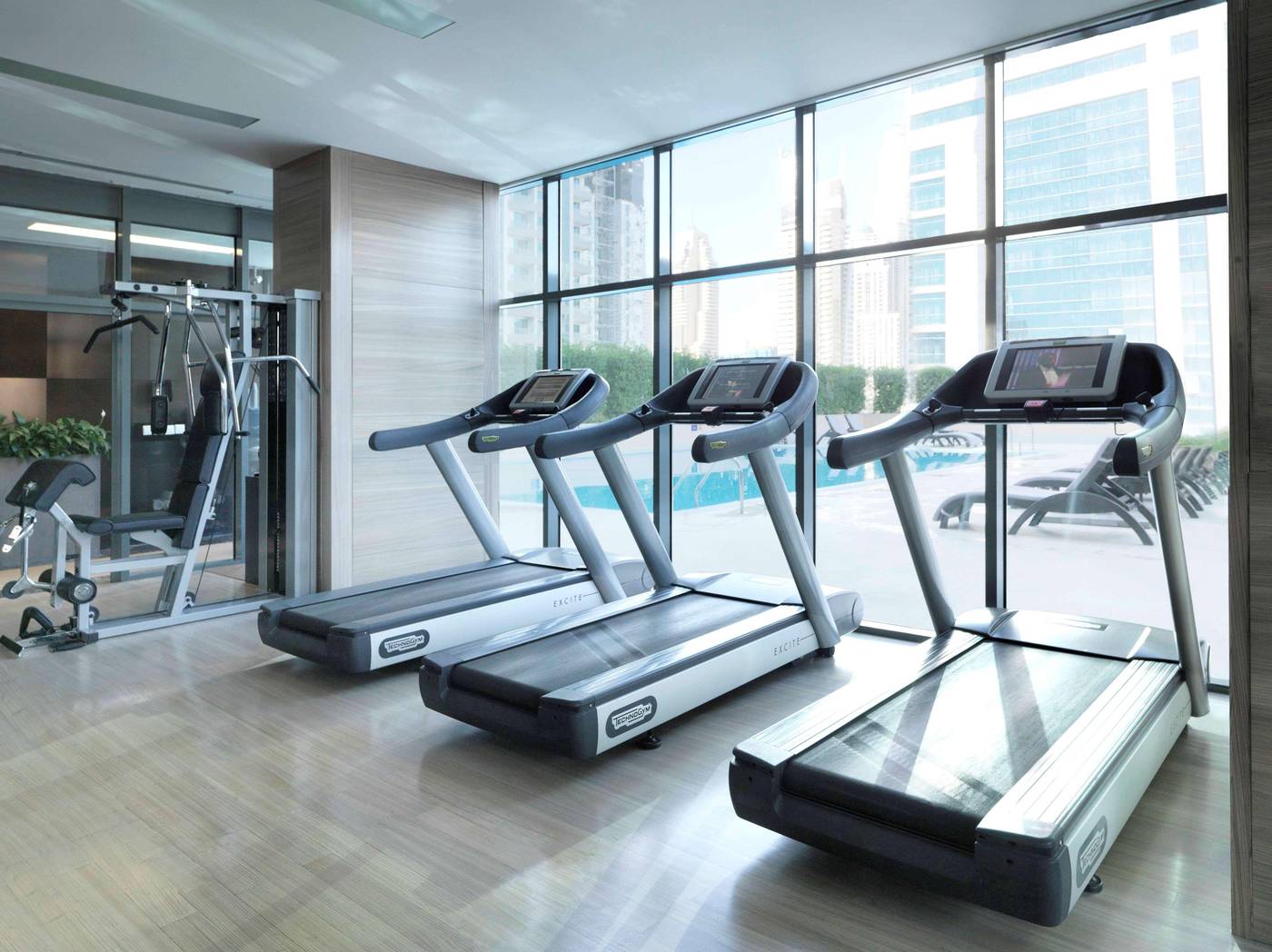 Radisson-Blu-Residence-Dubai-Marina-Sports-and-Entertainment-60