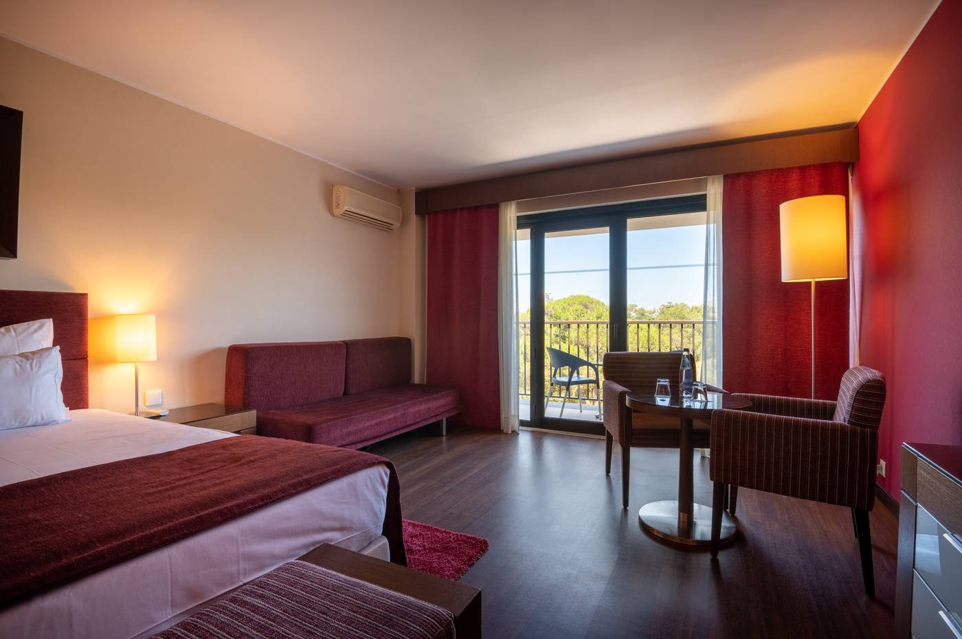 Vila-Gale-Village-Cascais-Room-19