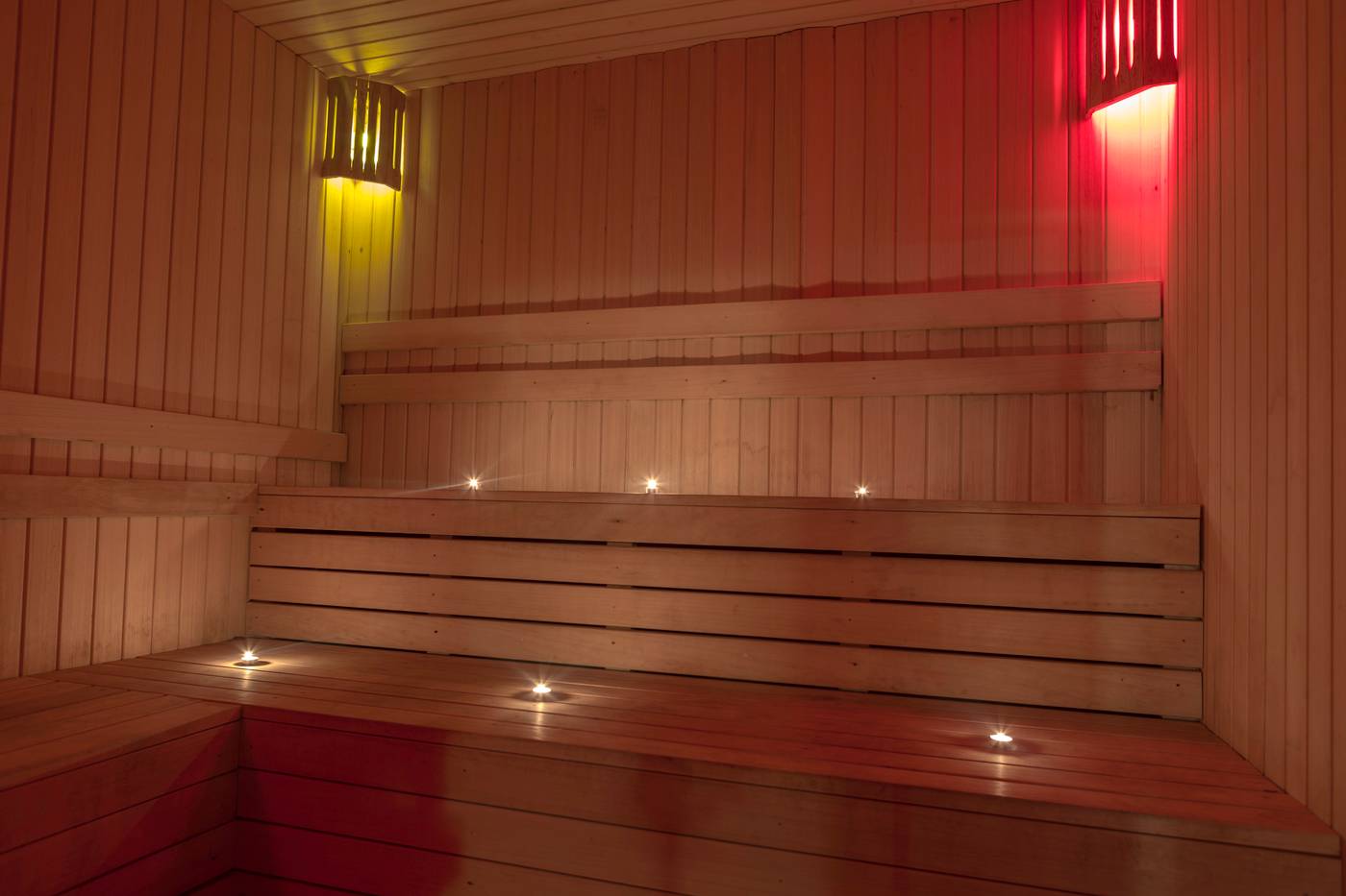 13-Sauna.jpg