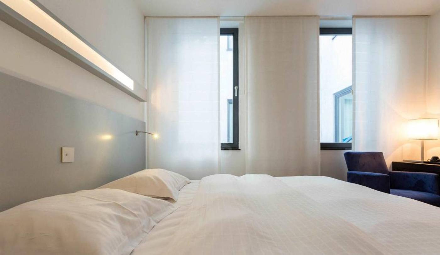 Aqua-Hotel-Brussels-Room-11