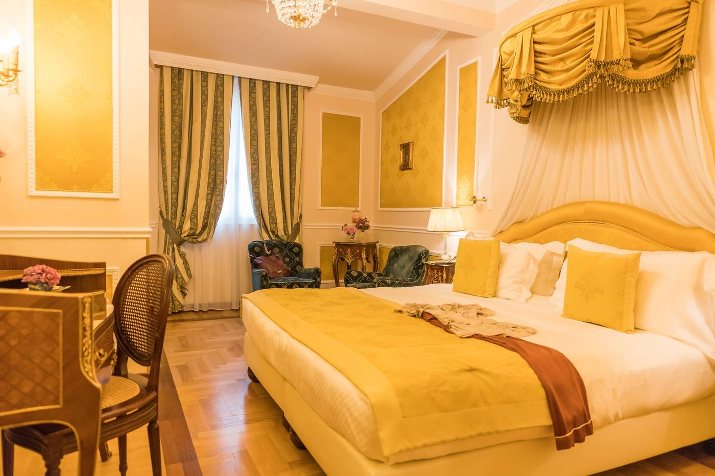 Bernini-Palace-Room-28