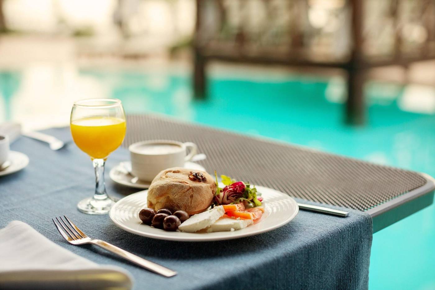 Mediterranean-Resort-Restaurant-10