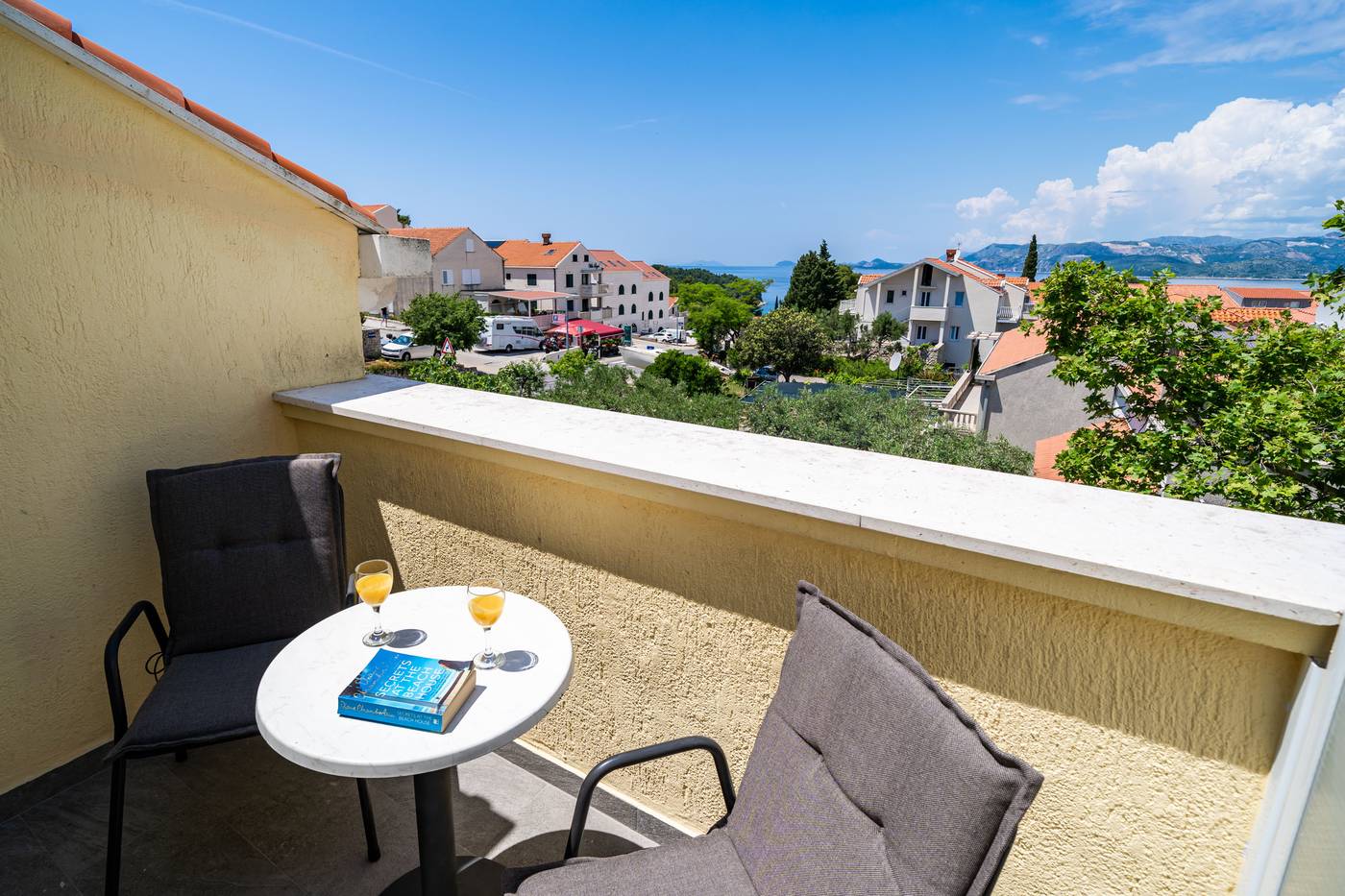 Bacan-Serviced-Apartments-Terrace-63