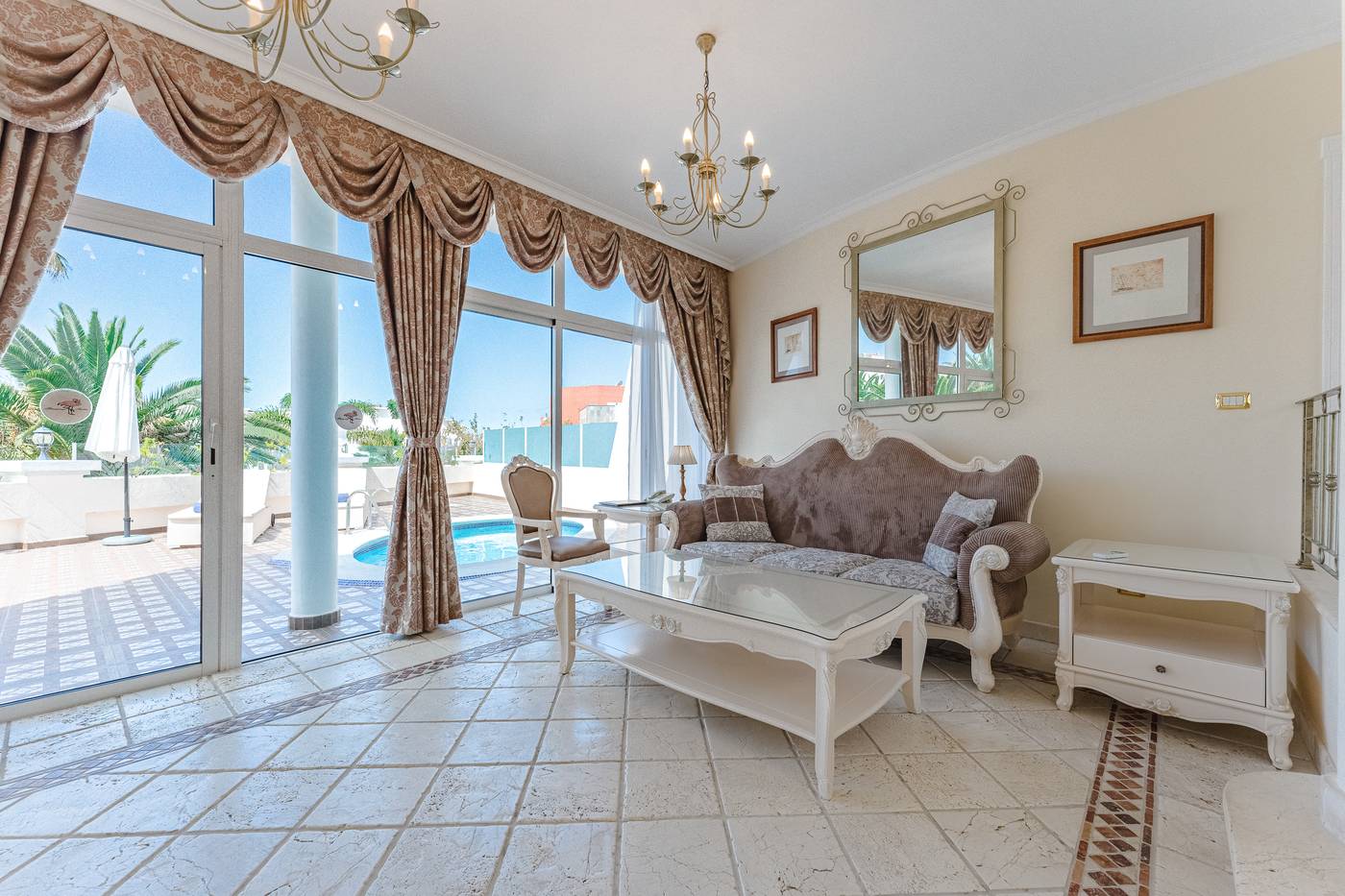 Flamingo-Suites-Room-67