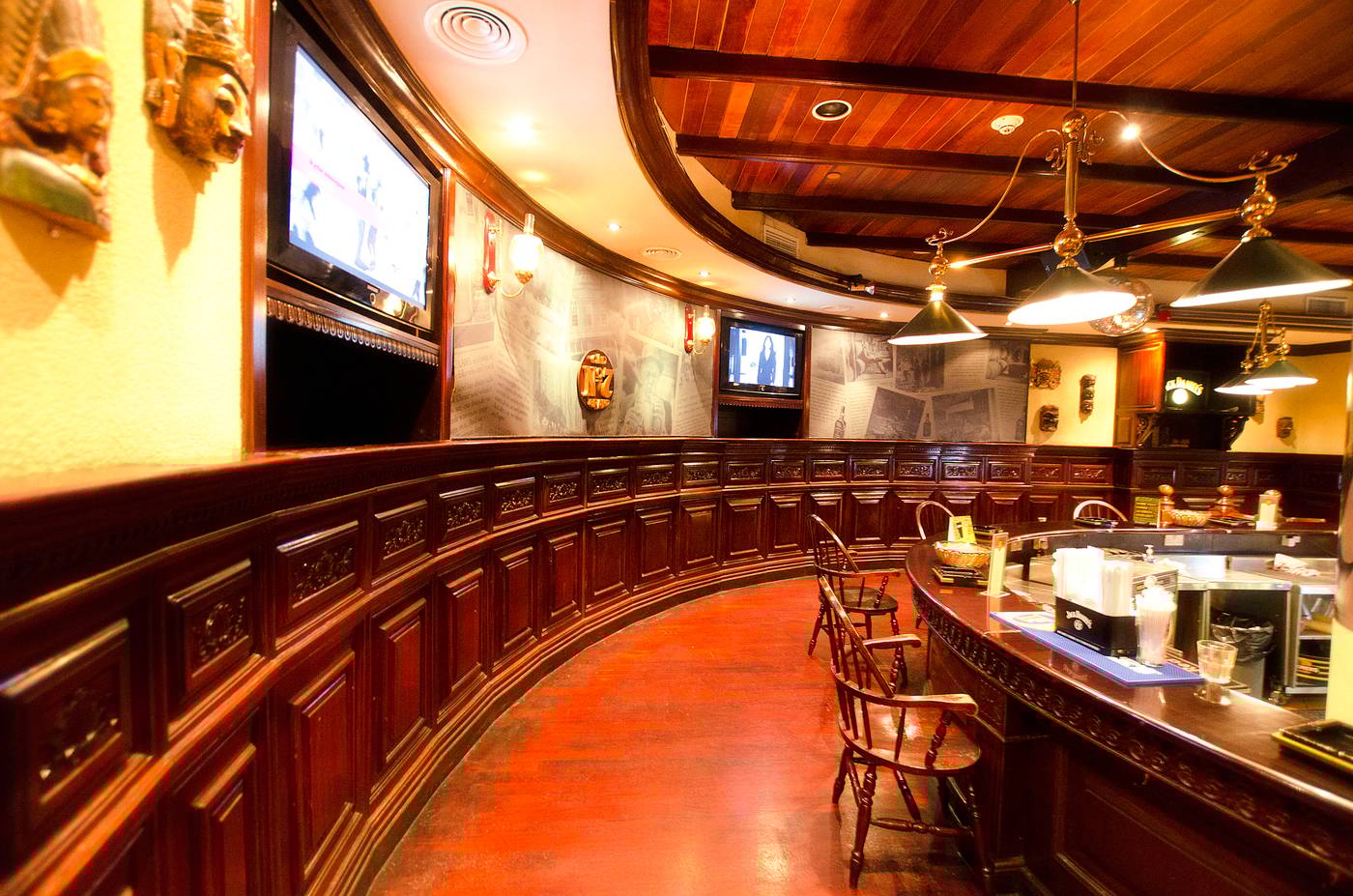 Towers-Rotana-Bar-59