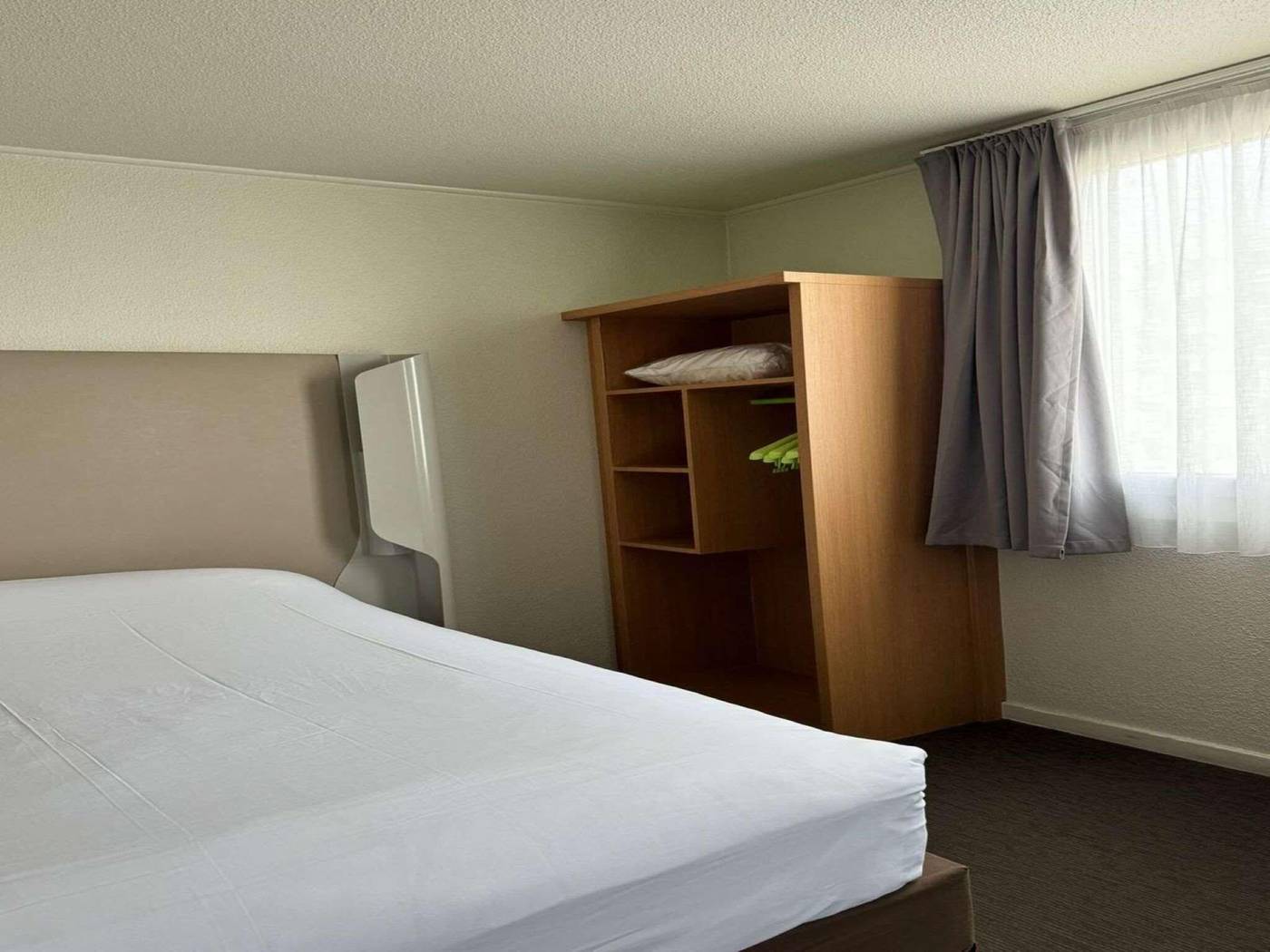 Campanile-Paris-Ouest---Pont-de-Suresnes-Room-40