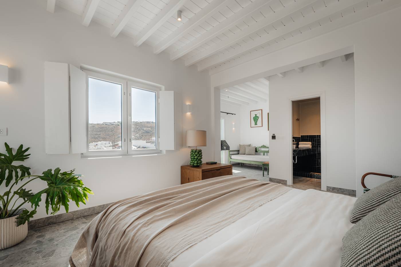 Pelican-Bay---Art-Hotel-Room-24