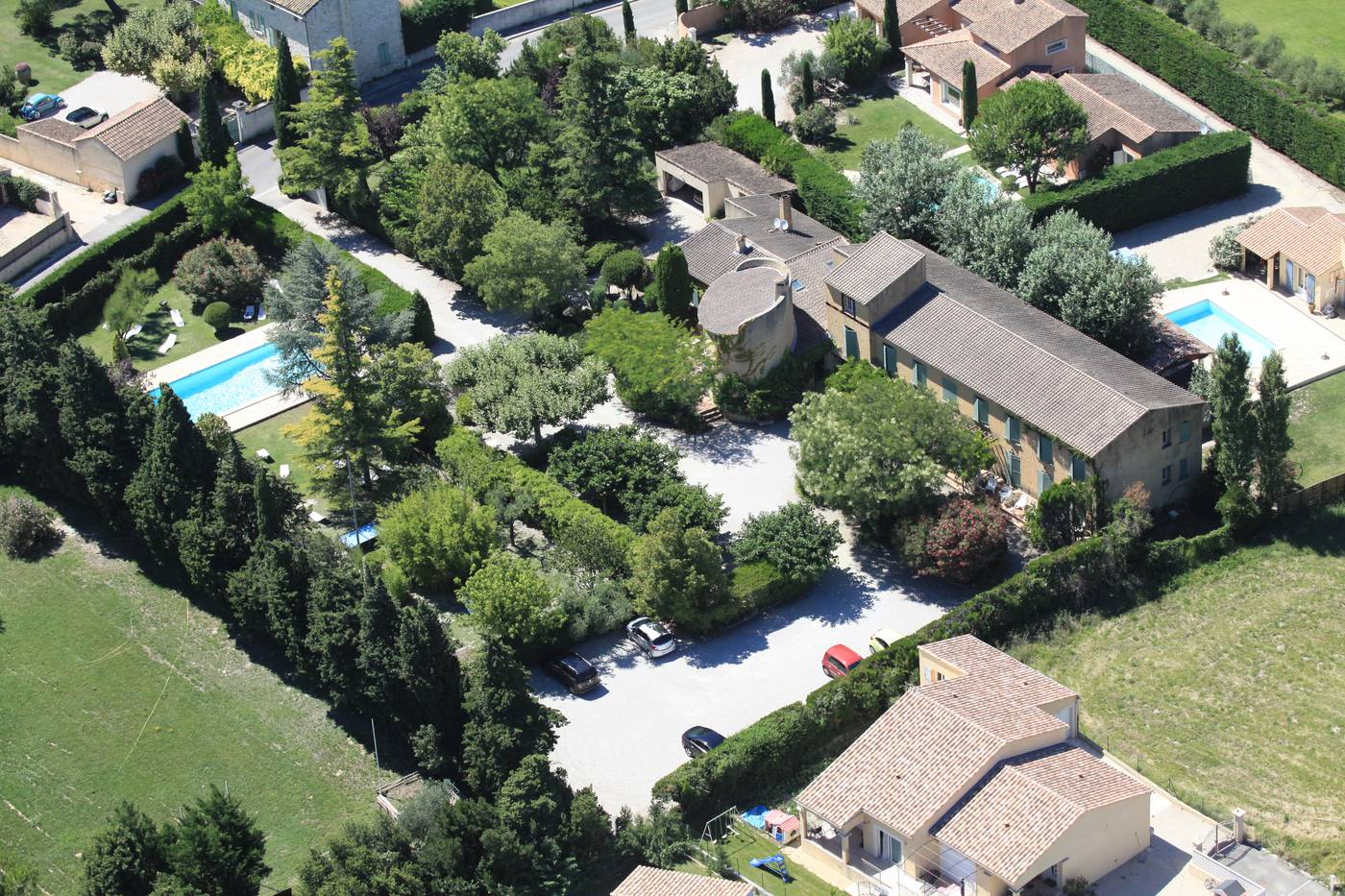 Logis Hôtel Castel Mouisson-France-Barbentane-General view-3