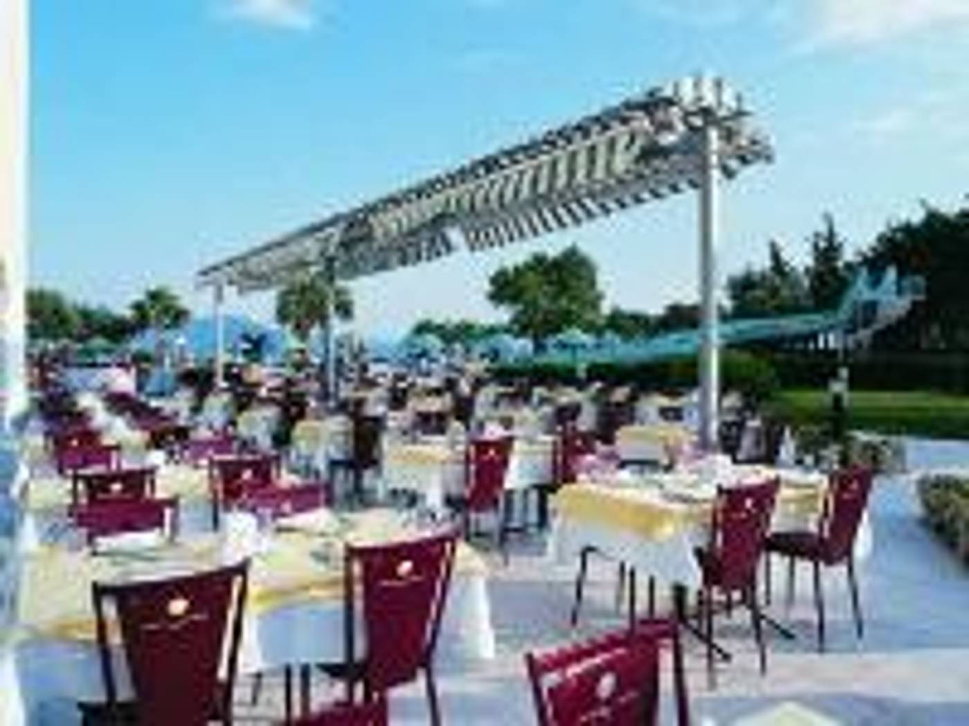 Holiday Resort Hotel