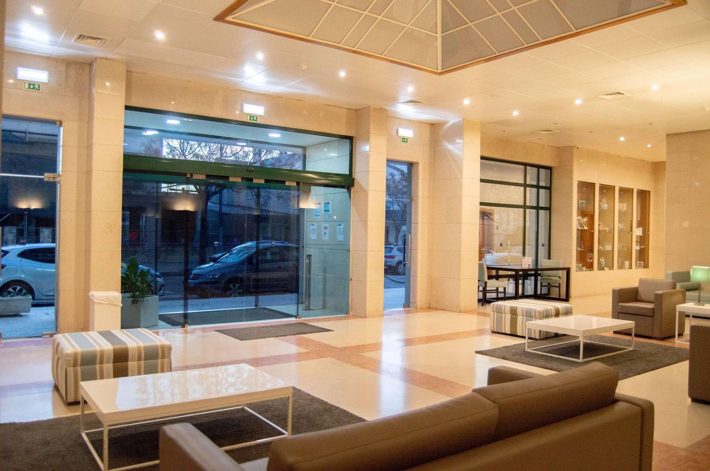TRYP-Montijo-Parque-Hotel-Lobby-7