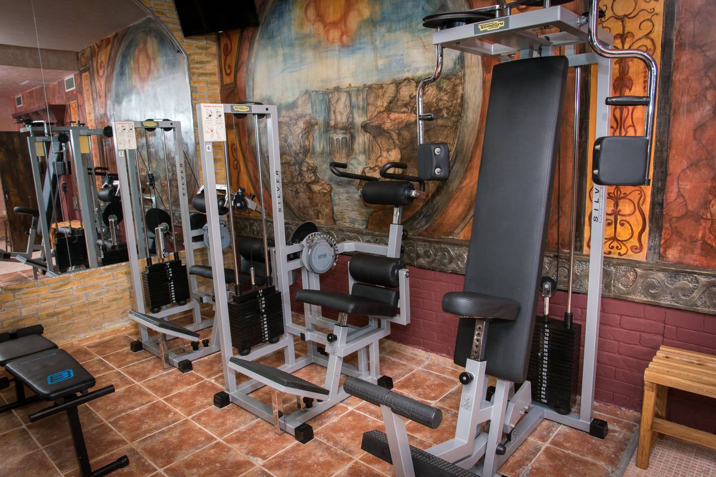 Imperial-Palace-Sports-and-Entertainment-63