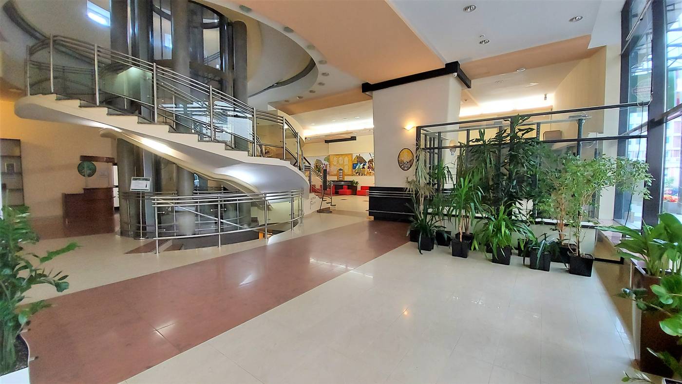 Gromada-Warszawa-Centrum-Lobby-11