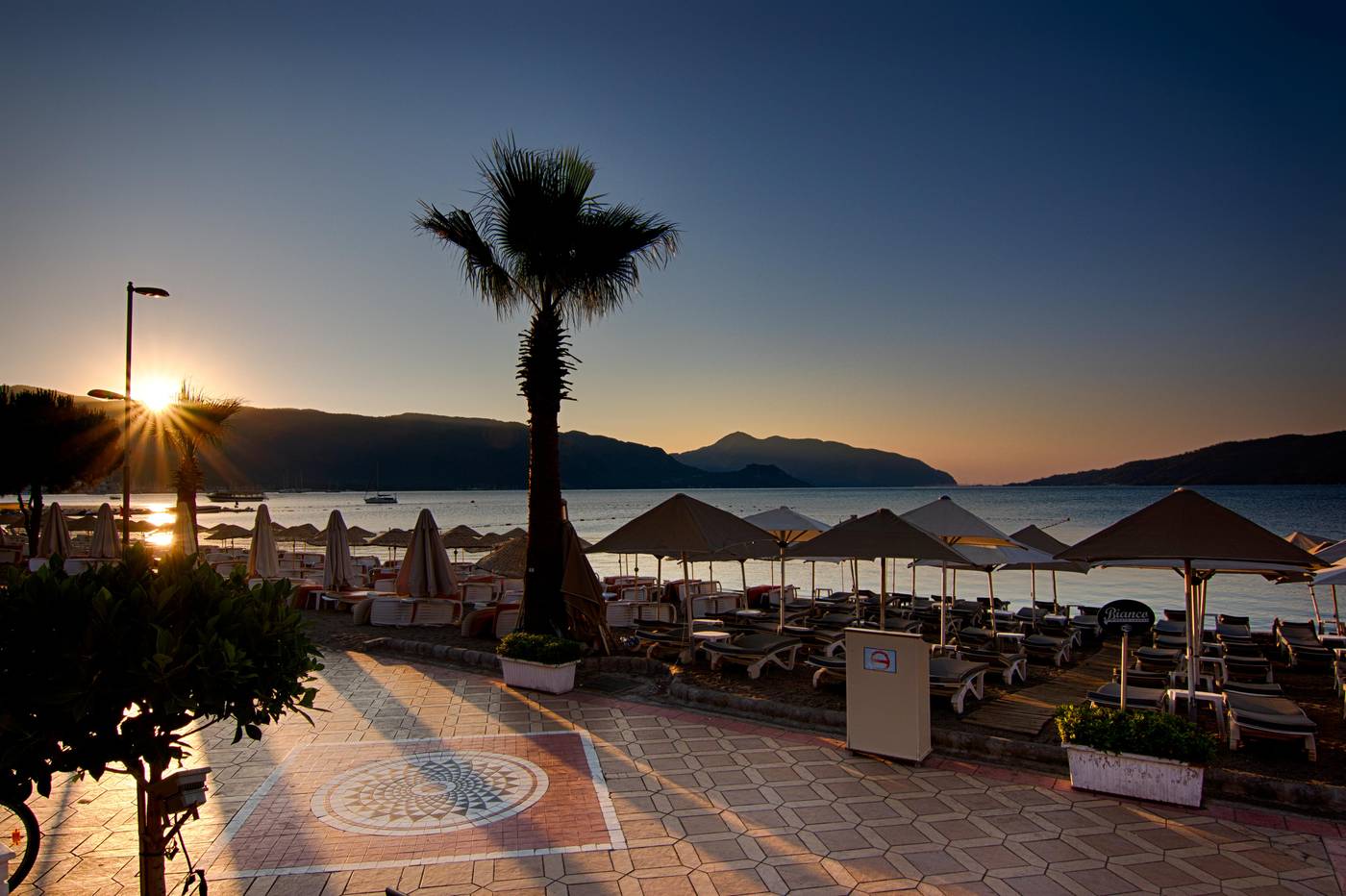 Romance-Beach-Beach-64