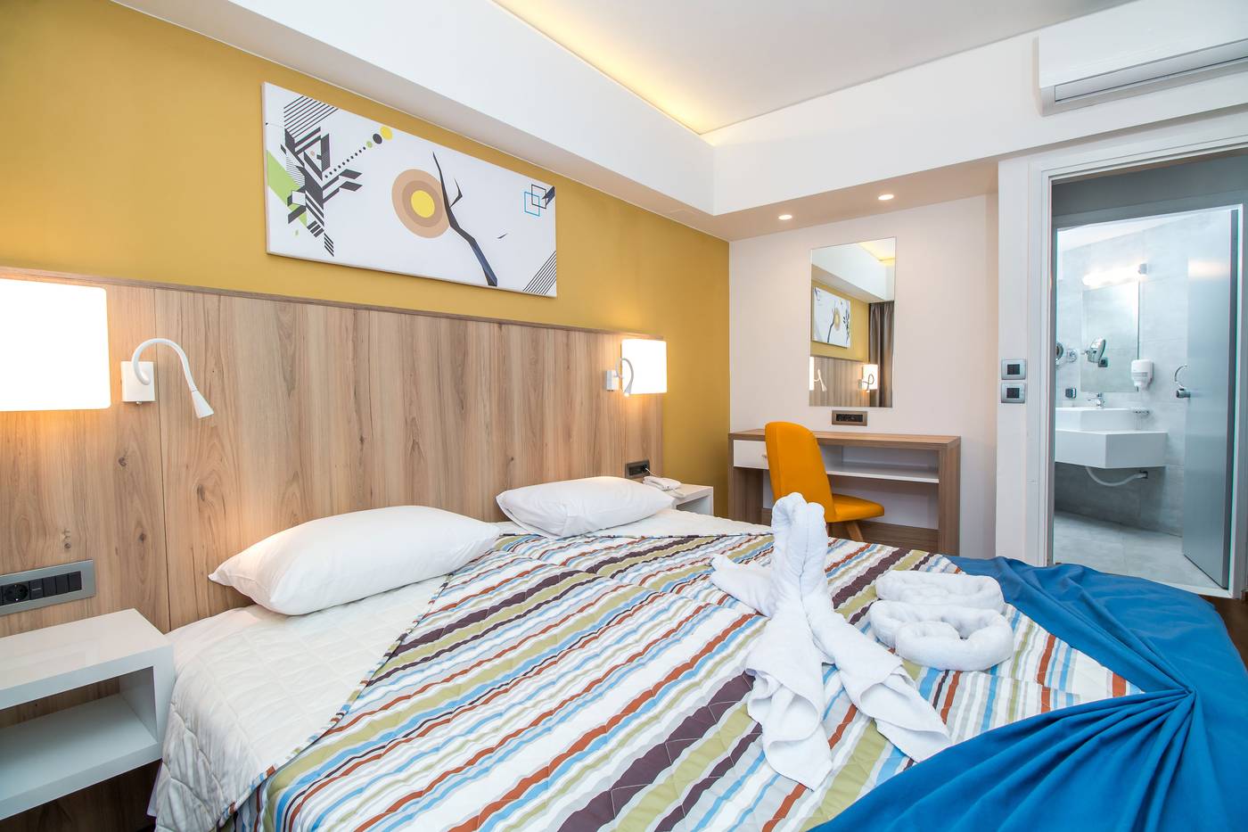 Sunny-Days-Apartments-Room-27