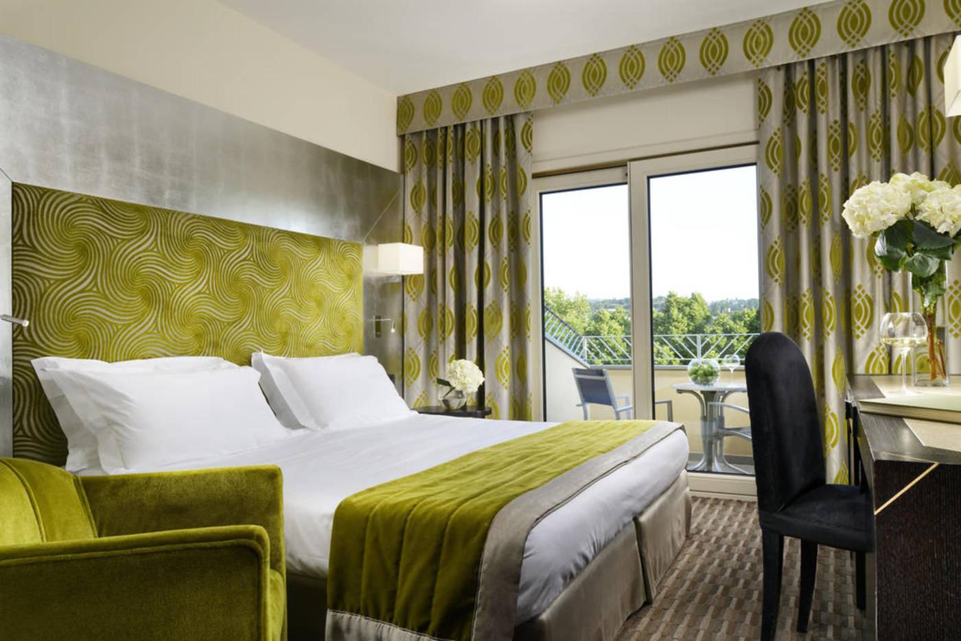 Grand-hotel-Mediterraneo-Room-12